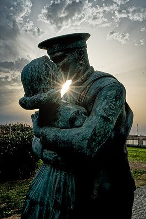 Sunset forever kiss