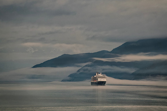 HollandAmericaComingintoSkagway