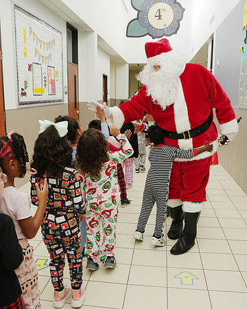 ReavesCNLCSanta 0612